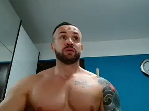 Snapshot of Magnificmuscles89 chatting on February 11, 12:37 pm Magnificmuscles89 online show from February 11, 12:37 pm