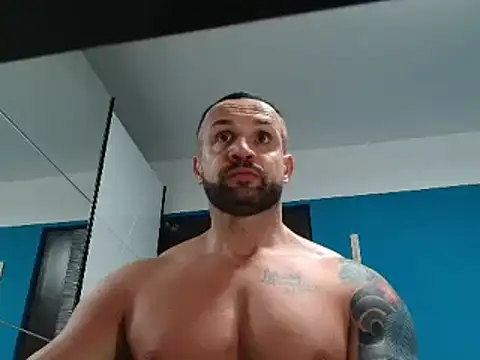 Snapshot of Magnificmuscles89 chatting on March 6, 9:42 pm Magnificmuscles89 online show from March 6, 9:42 pm