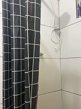 Snapshot of couple_shy chatting on November 19, 9:59 pm couple shy online show from November 19, 9:59 pm