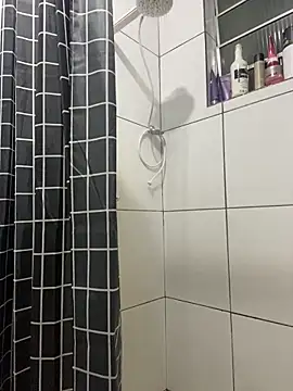 Snapshot of couple_shy chatting on December 18, 2:28 am couple shy online show from December 18, 2:28 am