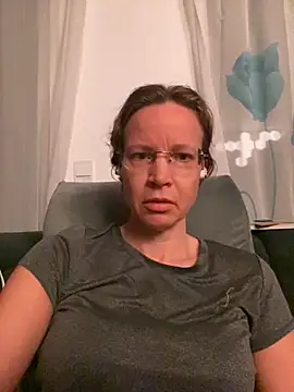 AnnikaRose online show from December 5, 6:44 am