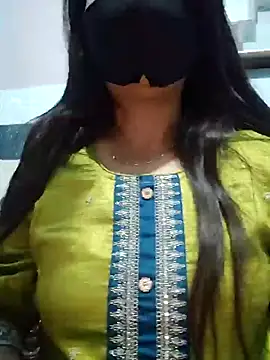 Snapshot of Aishwaryaa_69 chatting on February 3, 7:29 am Aishwaryaa 69 online show from February 3, 7:29 am