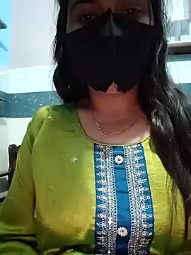 Snapshot of Aishwaryaa_69 chatting on February 6, 8:39 am Aishwaryaa 69 online show from February 6, 8:39 am