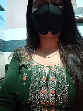 Snapshot of Aishwaryaa_69 chatting on February 7, 9:37 am Aishwaryaa 69 online show from February 7, 9:37 am