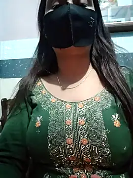 Snapshot of Aishwaryaa_69 chatting on February 10, 1:33 pm Aishwaryaa 69 online show from February 10, 1:33 pm
