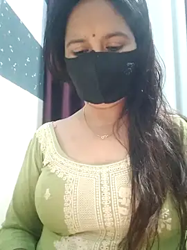 Snapshot of Aishwaryaa_69 chatting on February 13, 8:17 am Aishwaryaa 69 online show from February 13, 8:17 am