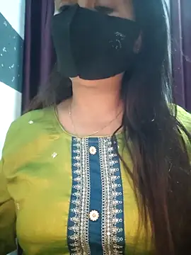 Snapshot of Aishwaryaa_69 chatting on February 18, 6:26 am Aishwaryaa 69 online show from February 18, 6:26 am