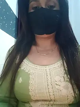Snapshot of Aishwaryaa_69 chatting on February 20, 11:31 am Aishwaryaa 69 online show from February 20, 11:31 am
