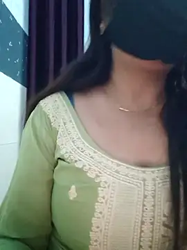 Snapshot of Aishwaryaa_69 chatting on February 22, 12:08 pm Aishwaryaa 69 online show from February 22, 12:08 pm