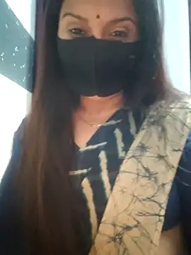 Snapshot of Aishwaryaa_69 chatting on February 23, 2:35 pm Aishwaryaa 69 online show from February 23, 2:35 pm