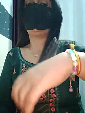 Snapshot of Aishwaryaa_69 chatting on February 26, 9:10 am Aishwaryaa 69 online show from February 26, 9:10 am