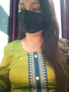 Snapshot of Aishwaryaa_69 chatting on March 3, 2:47 am Aishwaryaa 69 online show from March 3, 2:47 am