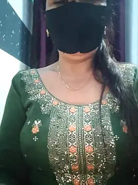 Snapshot of Aishwaryaa_69 chatting on March 3, 11:44 am Aishwaryaa 69 online show from March 3, 11:44 am