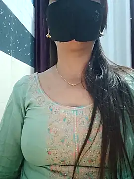 Snapshot of Aishwaryaa_69 chatting on March 9, 7:34 am Aishwaryaa 69 online show from March 9, 7:34 am