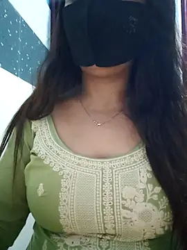 Snapshot of Aishwaryaa_69 chatting on March 10, 10:04 am Aishwaryaa 69 online show from March 10, 10:04 am