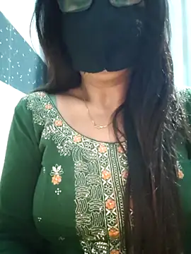 Snapshot of Aishwaryaa_69 chatting on March 11, 1:34 pm Aishwaryaa 69 online show from March 11, 1:34 pm