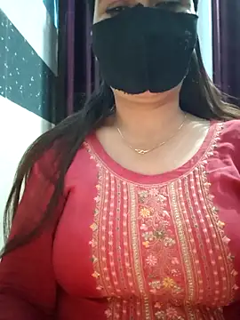 Snapshot of Aishwaryaa_69 chatting on March 12, 12:04 pm Aishwaryaa 69 online show from March 12, 12:04 pm