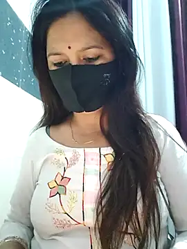 Snapshot of Aishwaryaa_69 chatting on March 16, 2:43 am Aishwaryaa 69 online show from March 16, 2:43 am