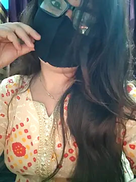 Snapshot of Aishwaryaa_69 chatting on September 9, 7:19 am Aishwaryaa 69 online show from September 9, 7:19 am
