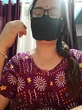 Snapshot of Aishwaryaa_69 chatting on September 16, 2:56 am Aishwaryaa 69 online show from September 16, 2:56 am