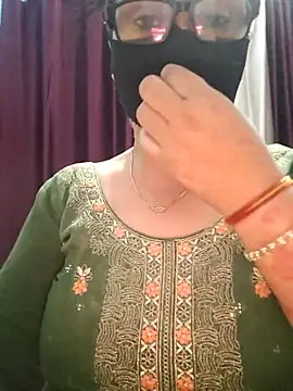 Snapshot of Aishwaryaa_69 chatting on September 25, 10:52 am Aishwaryaa 69 online show from September 25, 10:52 am