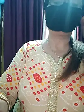 Snapshot of Aishwaryaa_69 chatting on September 27, 8:08 am Aishwaryaa 69 online show from September 27, 8:08 am