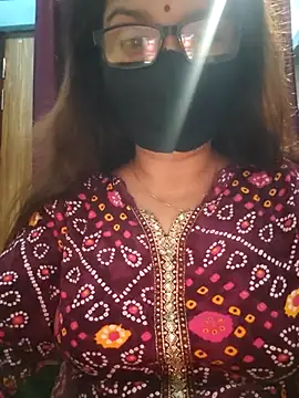 Snapshot of Aishwaryaa_69 chatting on September 30, 8:08 am Aishwaryaa 69 online show from September 30, 8:08 am