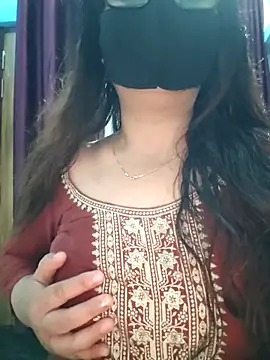Snapshot of Aishwaryaa_69 chatting on October 6, 4:32 am Aishwaryaa 69 online show from October 6, 4:32 am