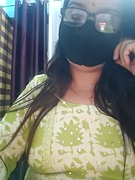 Snapshot of Aishwaryaa_69 chatting on October 7, 4:48 pm Aishwaryaa 69 online show from October 7, 4:48 pm