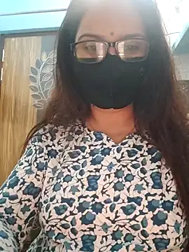 Snapshot of Aishwaryaa_69 chatting on October 16, 11:22 am Aishwaryaa 69 online show from October 16, 11:22 am