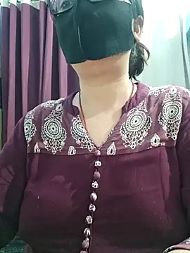 Snapshot of Aishwaryaa_69 chatting on June 22, 2:24 am Aishwaryaa 69 online show from June 22, 2:24 am