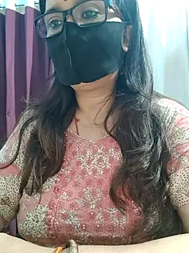 Snapshot of Aishwaryaa_69 chatting on July 4, 2:29 am Aishwaryaa 69 online show from July 4, 2:29 am