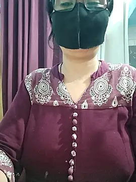 Snapshot of Aishwaryaa_69 chatting on July 10, 1:25 pm Aishwaryaa 69 online show from July 10, 1:25 pm