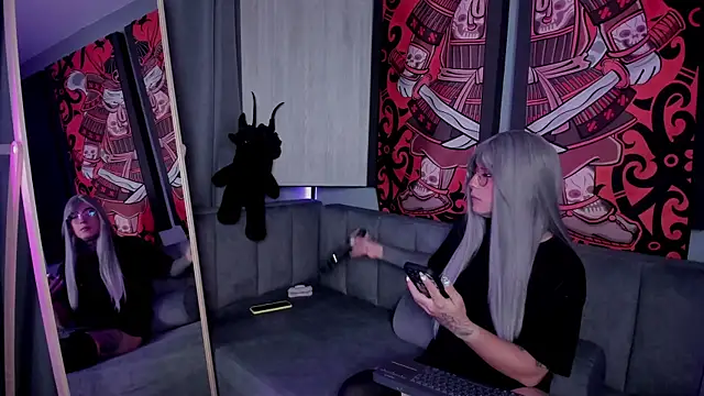 Snapshot of JadeyKhada chatting on October 26, 12:27 am JadeyKhada online show from October 26, 12:27 am