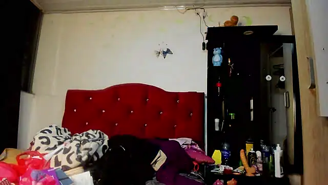 Sweet-Suck69 online show from November 30, 11:20 pm