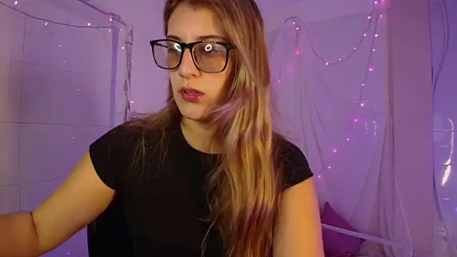 Giia paiige18 online show from February 13, 1:40 pm