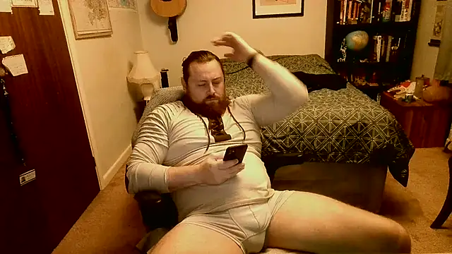 Snapshot of Hairy_Guy30 chatting on January 18, 1:19 am Hairy Guy30 online show from January 18, 1:19 am