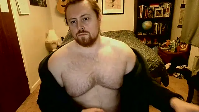 Snapshot of Hairy_Guy30 chatting on March 20, 1:35 am Hairy Guy30 online show from March 20, 1:35 am