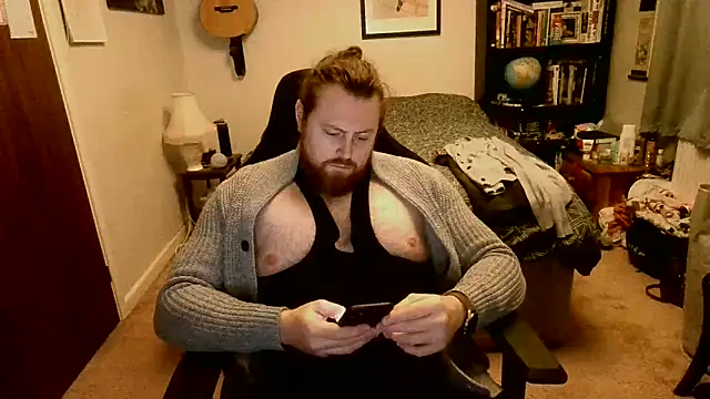 Snapshot of Hairy_Guy30 chatting on September 12, 7:47 pm Hairy Guy30 online show from September 12, 7:47 pm