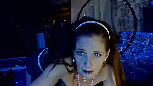 Snapshot of Avaivory chatting on February 6, 3:41 pm Avaivory online show from February 6, 3:41 pm