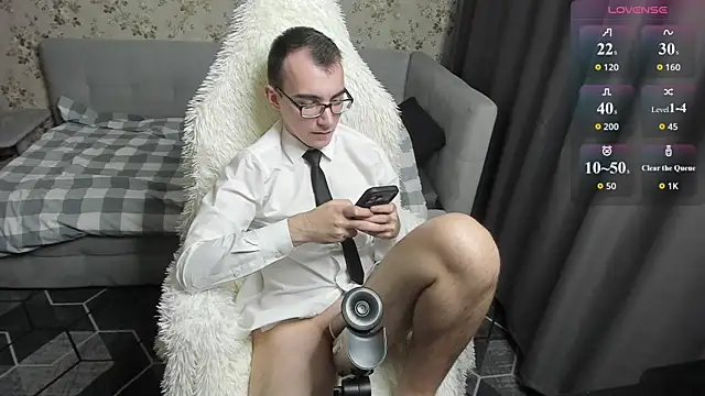 Snapshot of Maxxtw1nk chatting on August 1, 3:55 pm Maxxtw1nk online show from August 1, 3:55 pm