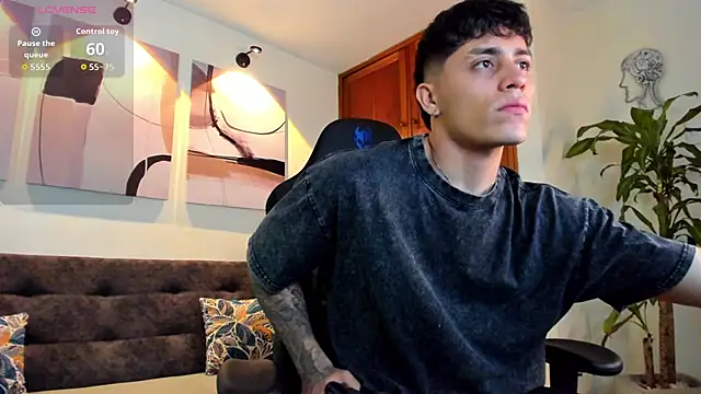 Snapshot of _joansoto chatting on November 3, 6:53 pm  joansoto online show from November 3, 6:53 pm