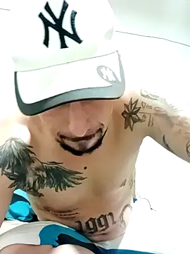 Snapshot of fire_menxxx001 chatting on January 25, 11:32 pm fire menxxx001 online show from January 25, 11:32 pm