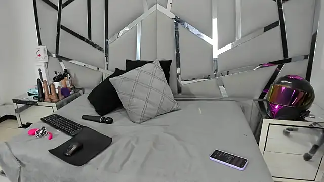 Catherinee69 x online show from May 21, 3:13 am