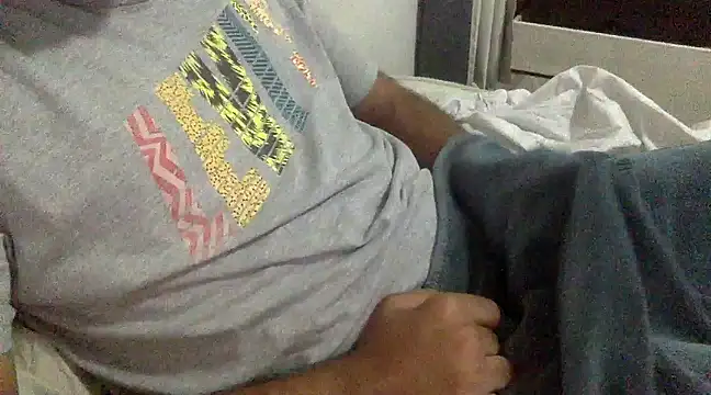 Snapshot of Mendes77777777777 chatting on February 14, 9:53 pm Mendes77777777777 online show from February 14, 9:53 pm