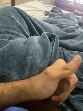 Snapshot of Mendes77777777777 chatting on February 17, 4:53 am Mendes77777777777 online show from February 17, 4:53 am