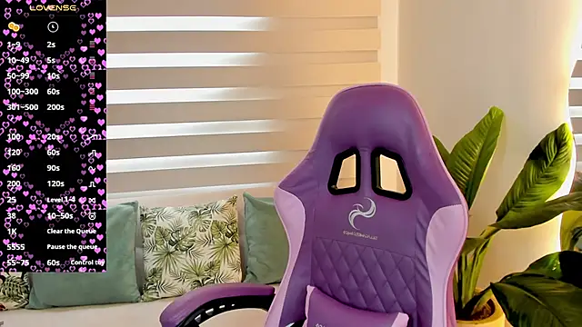 Snapshot of veronika_naughty chatting on February 23, 2:58 pm veronika naughty online show from February 23, 2:58 pm