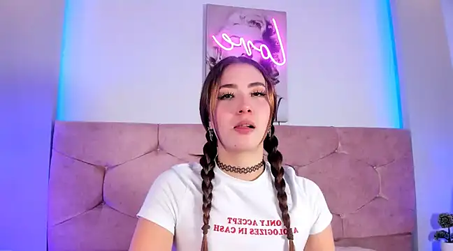 lunar leen online show from February 20, 6:57 pm