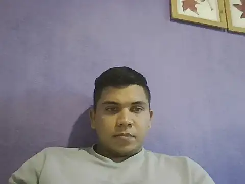 Snapshot of Eren_18 chatting on June 12, 9:25 pm Eren 18 online show from June 12, 9:25 pm