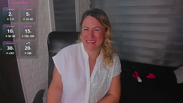 Snapshot of charlotte__G chatting on January 26, 11:50 am charlotte G online show from January 26, 11:50 am